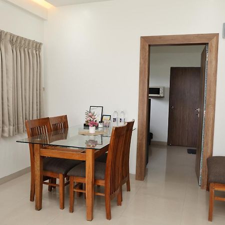 Belle-Vue Holiday Homes - 1Bhk Apartments بانتشجانى المظهر الخارجي الصورة