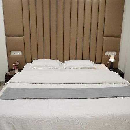 Belle-Vue Holiday Homes - 1Bhk Apartments بانتشجانى المظهر الخارجي الصورة