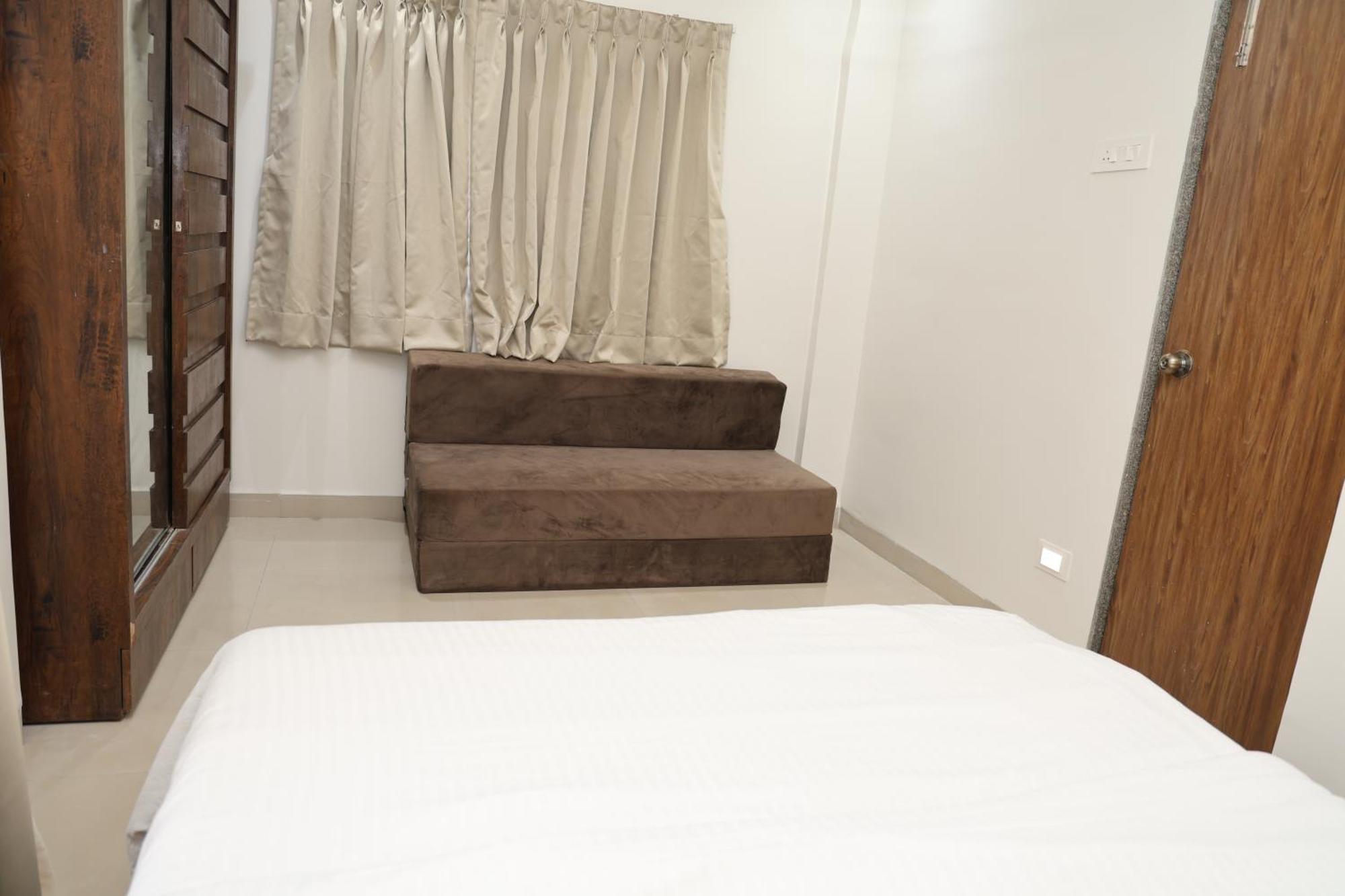Belle-Vue Holiday Homes - 1Bhk Apartments بانتشجانى المظهر الخارجي الصورة